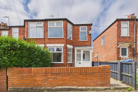 3 bed property, in Marton Avenue, £120,000