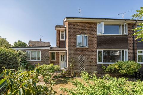 4 bed property, in Shirley Gardens, £525,000