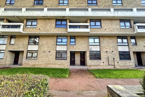 3 bed property, in Collingwood Court, £19,000