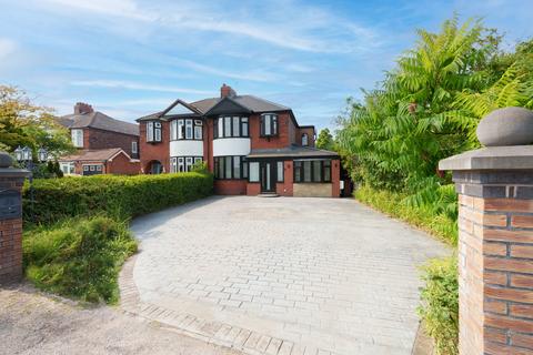 3 bed property, in Stockswell Road, £450,000