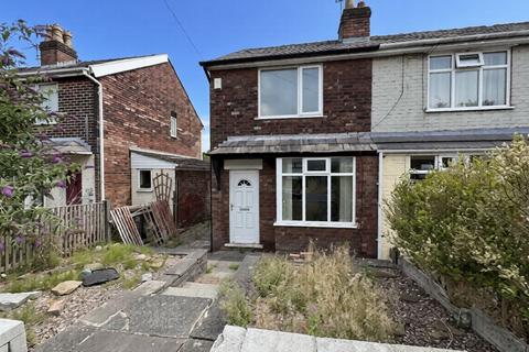 2 bed property, in 68 Chadwick Road, £60,000