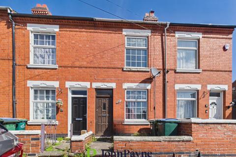 2 bed property, in Kingston Road, £160,000