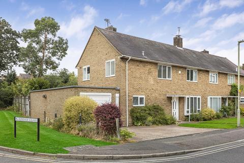 4 bed property, in Letcombe Avenue, £600,000