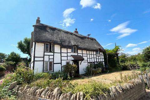 3 bed property, in Caldecote Street, £525,000