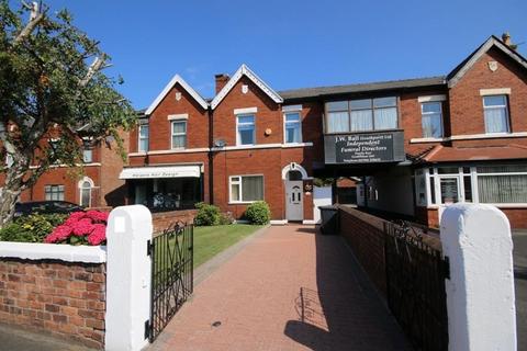 2 bed property, in Bispham Road, £140,000