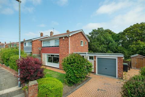 3 bed property, in Westbourne Avenue, £225,000
