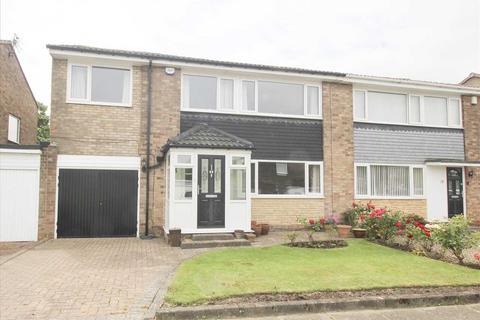 4 bed property, in Minting Place, £295,000