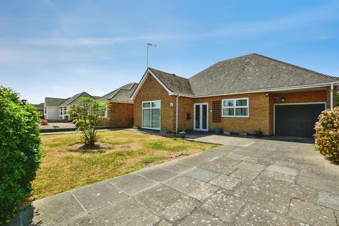 2 bed property, in Beresford Avenue, £345,000