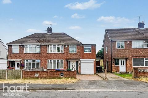 4 bed property, in Wings Drive, £260,000