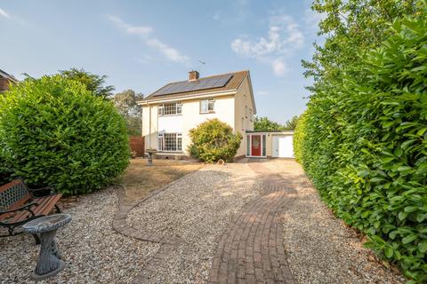 3 bed property, in Lawn Road, £525,000