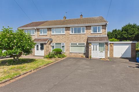 3 bed property, in Hamilton Drive, £260,000
