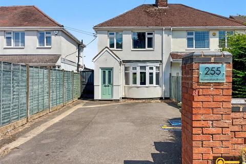 3 bed property, in Nuneaton Road, £275,000