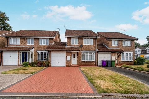 3 bed property, in Blackbrook Way, £270,000