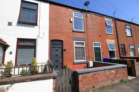 2 bed property, in Osborne Road, £170,000