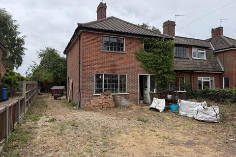 4 bed property, in Constitution Hill, £250,000
