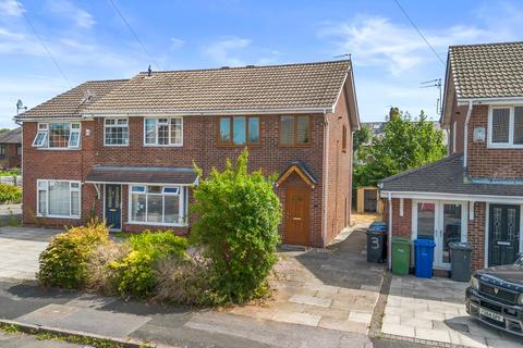 3 bed property, in Winchester Avenue, £205,000