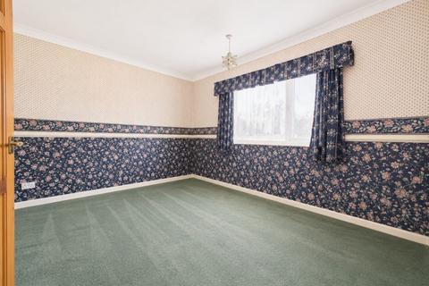 2 bed property, in Chargrove, £150,000
