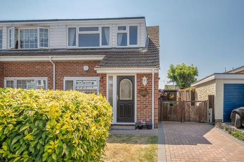3 bed property, in Hawkins Way, £350,000
