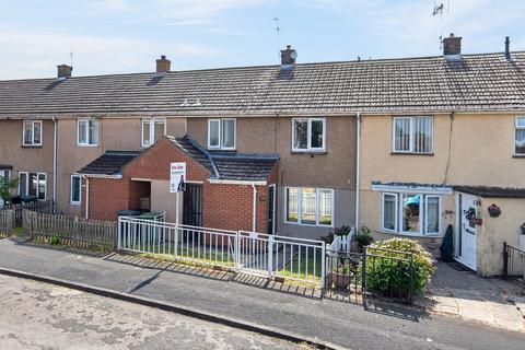 3 bed property, in Lynton Grove, £185,000