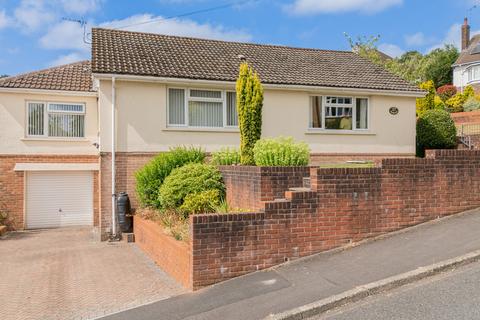 2 bed property, in Redbrook Road, £425,000