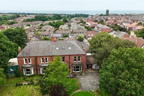 6 bed property, in Victoria Terrace, £550,000