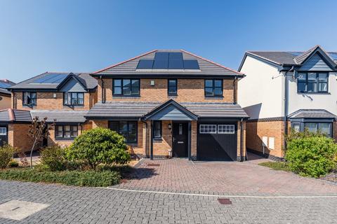 3 bed property, in Gwel Y Mor, £325,000