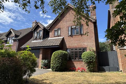 4 bed property, in Shaw Drive, £475,000