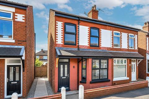 2 bed property, in Link Avenue, £315,000