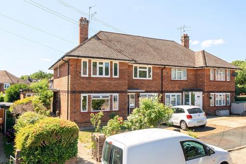 2 bed property, in The Crescent, £400,000