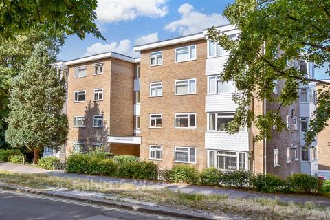 2 bed property, in Surrenden Road, £275,000
