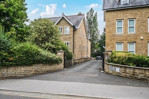 2 bed property, in Linfield, £250,000