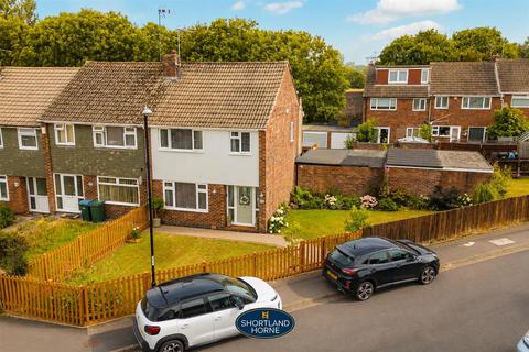 3 bed property, in Milner Crescent, £285,000