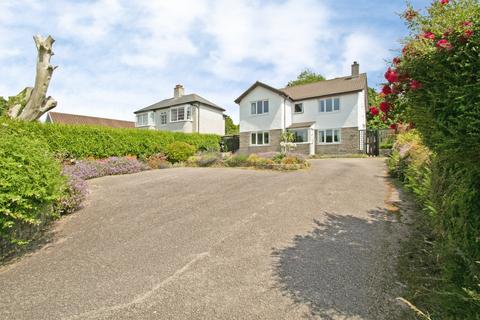 4 bed property, in Tolcarne Road, £460,000
