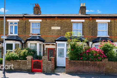 2 bed property, in Clayton Road, £475,000
