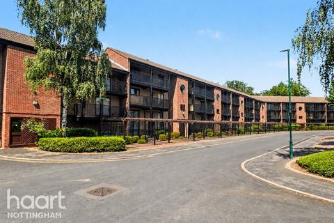 1 bed property, in Castle Gardens, £90,000