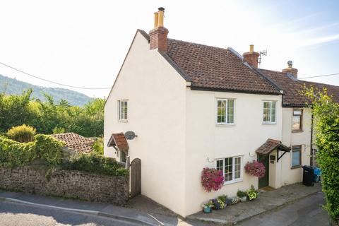 3 bed property, in The Barton, £425,000
