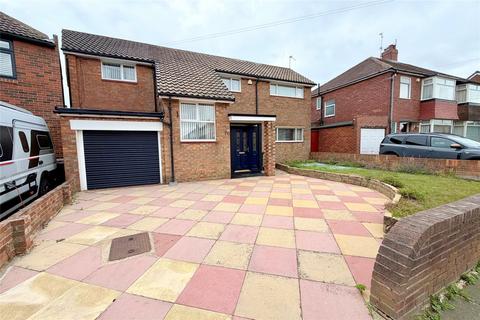 3 bed property, in Solway Avenue, £499,950