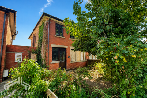 3 bed property, in Lytham Road, £55,000