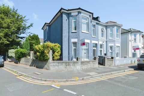 4 bed property, in Henville Road, £350,000
