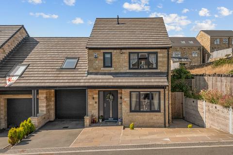 4 bed property, in 120B Laund Road, £375,000
