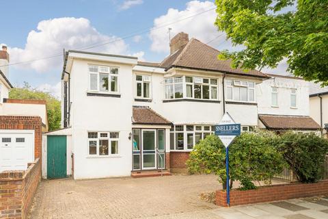 5 bed property, in Cardinals Walk, £1,300,000