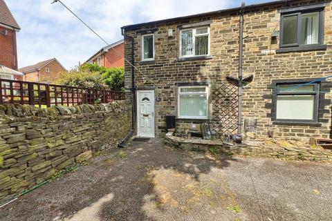 2 bed property, in Leeds Road, £70,000