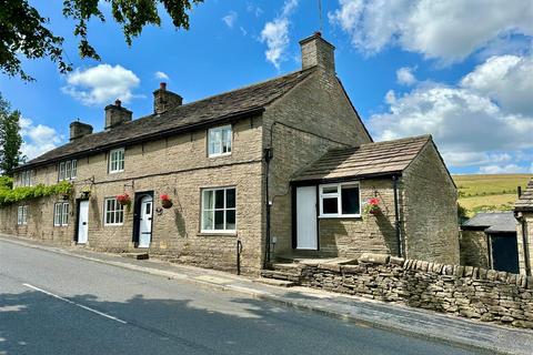4 bed property, in Macclesfield Road, £550,000