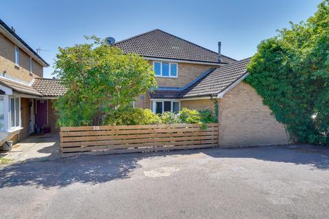 2 bed property, in Bure Close, £210,000