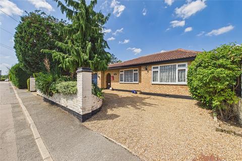 3 bed property, in Chobham, £635,000