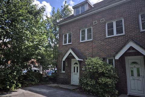 4 bed property, in Upper Deacon Road, £250,000
