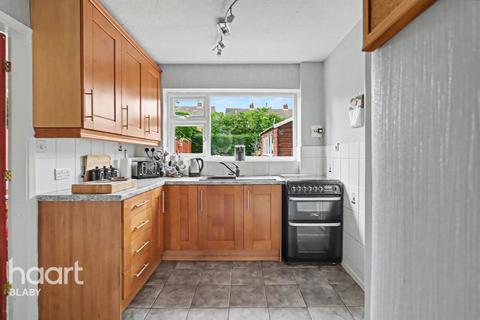 4 bed property, in Coltbeck Avenue, £315,000