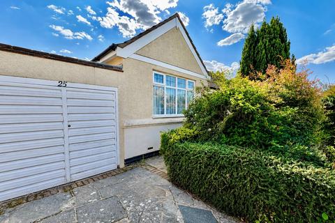 2 bed property, in Little Birches, £500,000