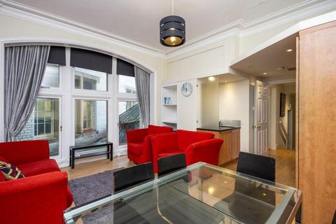2 bed property, in North Bridge, £330,000