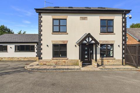 5 bed property, in Lowry Hill Lane, £775,000